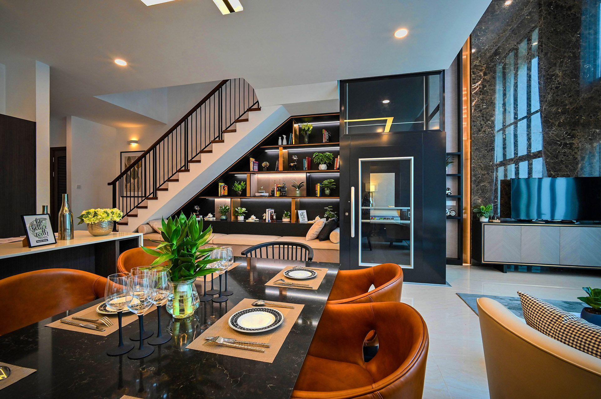 Golden Plush - Interior Designer
